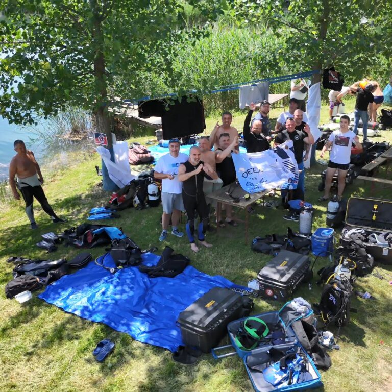 Deep n blue kolektivna planeta.MP4_snapshot_00.01.665